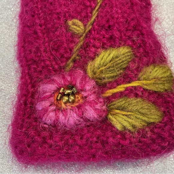 Ladies woolen fingerless gloves from Sundance. EUC - Picture 2 of 5